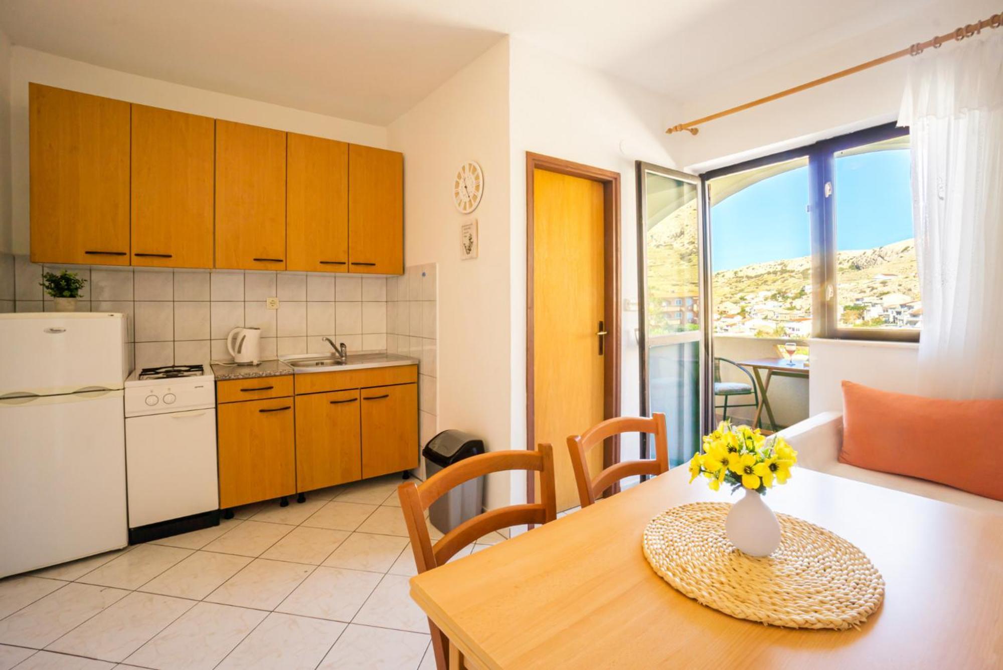 Apartment And Room Bacic メタイナ 部屋 写真