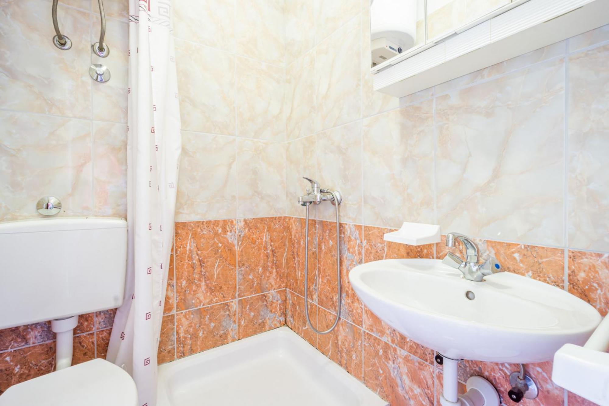 Apartment And Room Bacic メタイナ 部屋 写真