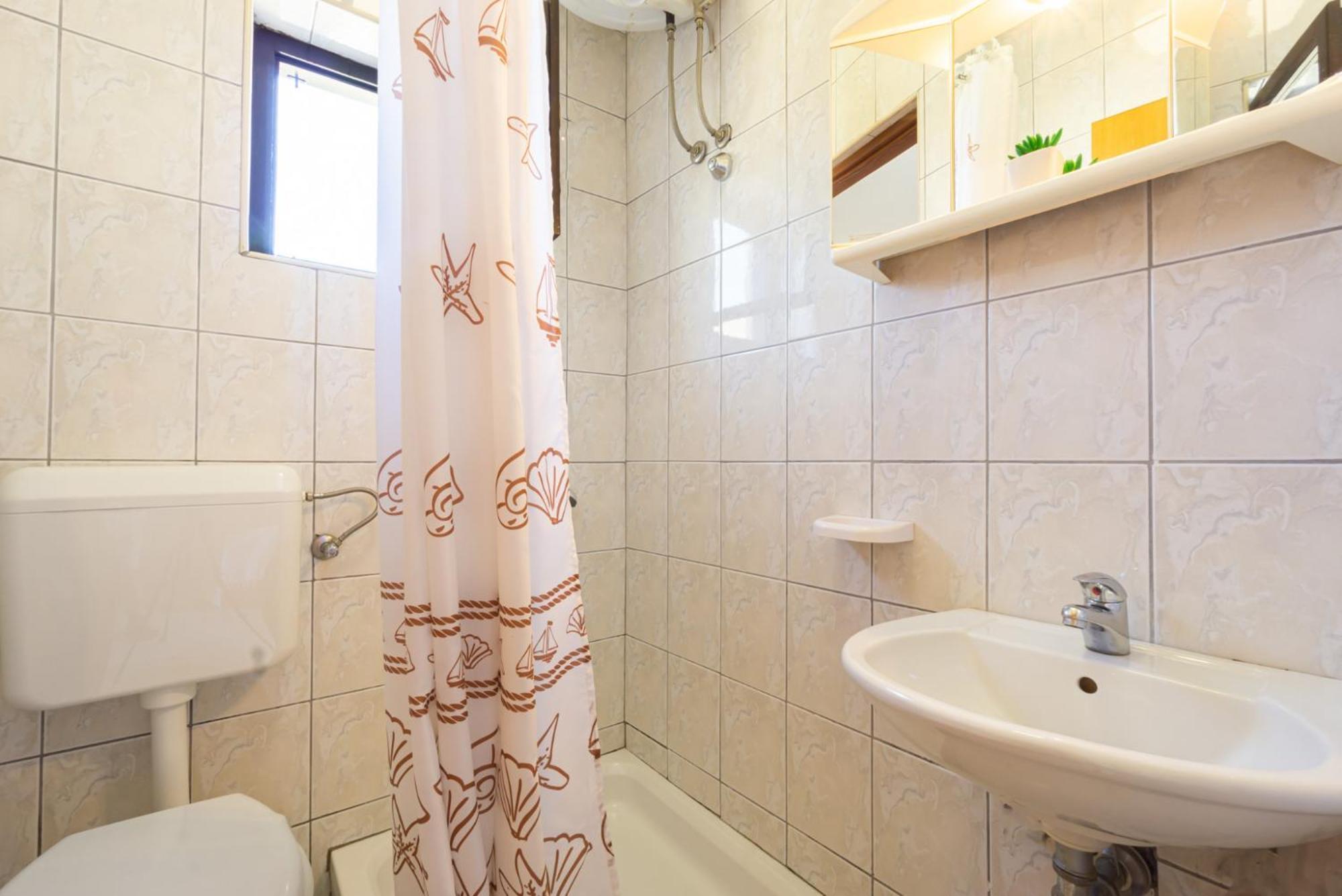 Apartment And Room Bacic メタイナ 部屋 写真